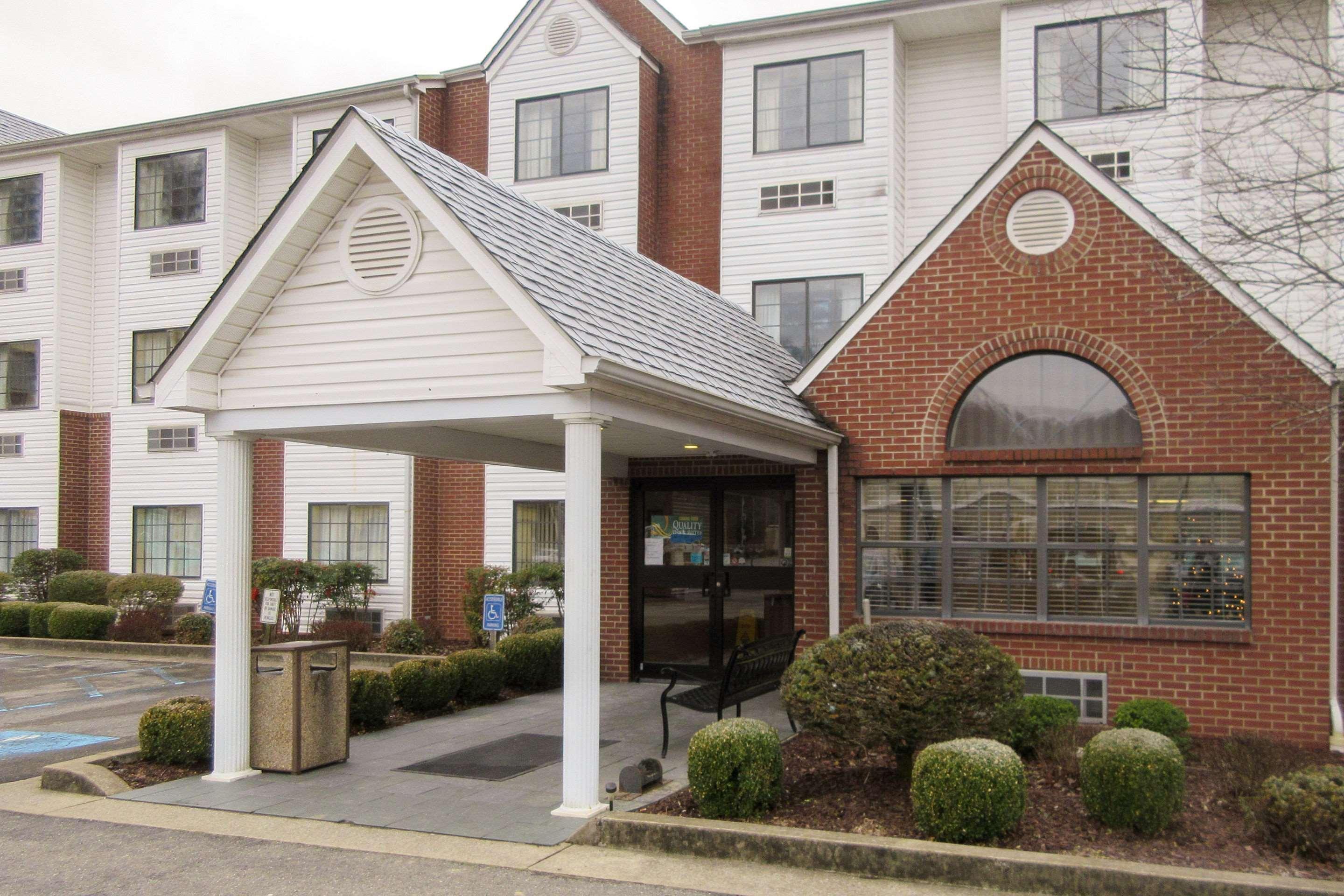 Quality Inn & Suites Prestonsburg Exterior photo
